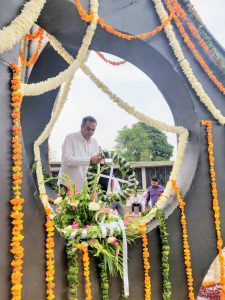 भारतीय जनता पार्टी चण्डीगढ़ के युवा मोर्चा द्वारा सैक्टर 3 के वार मैमोरियल में कारगिल युद्ध में शहीद हुए जवानों को श्रद्धांजलि देने हेतु कार्यक्रम का आयोज किया गया। जिसमें पार्टी के प्रदेश अध्यक्ष संजय टंडन विशेष रूप से उपस्थित हुए