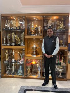 यूटी क्रिकेट एसोसिएशन चण्डीगढ़ के अध्यक्ष संजय टंडन ने बीसीसीआई के सीईओ राहुल जौहरी और प्रबंधक सबा करीम से मुम्बई में मुलाकात की और चण्डीगढ़ के खिलाडिय़ों को भी सीनियर वर्ग की श्रेणी टूर्नामेंट में भाग लेने की शिफारिश की।